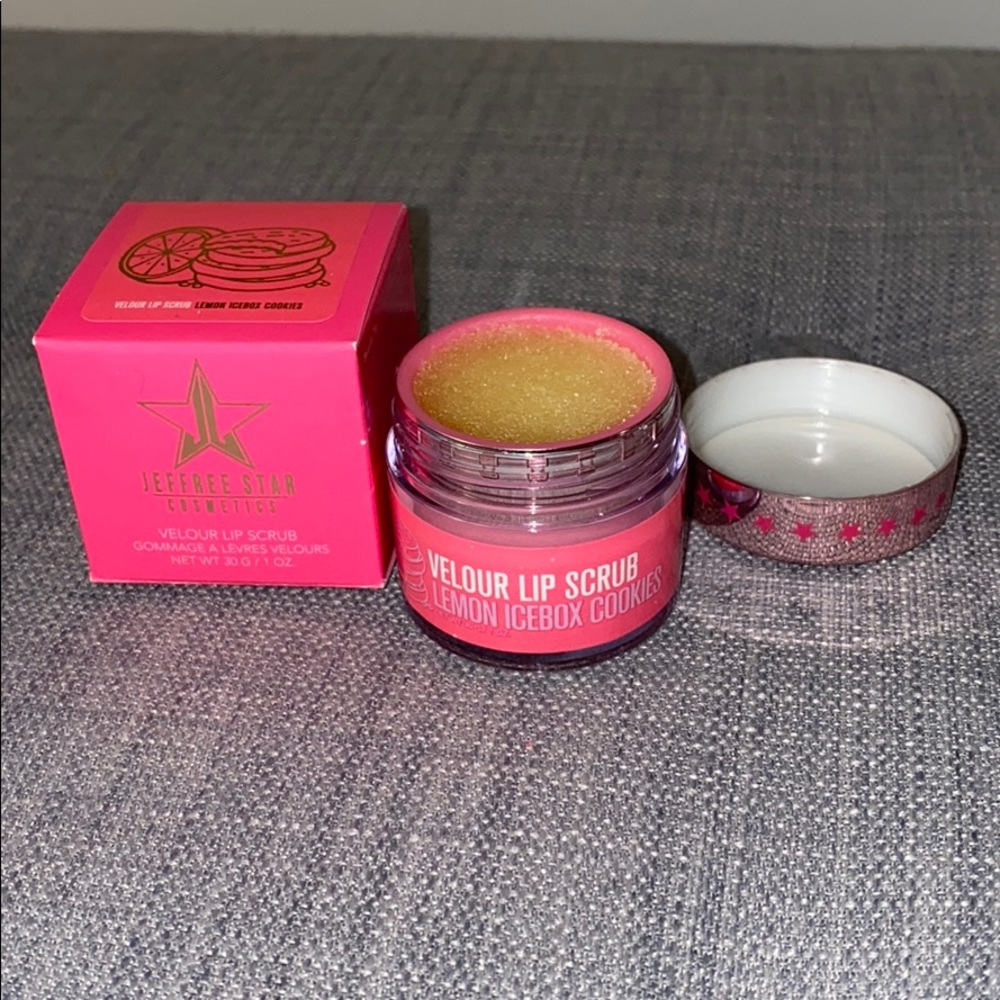 Jeffree Star Velour Lip Scrub-LEMON ICEBOX COOKIES